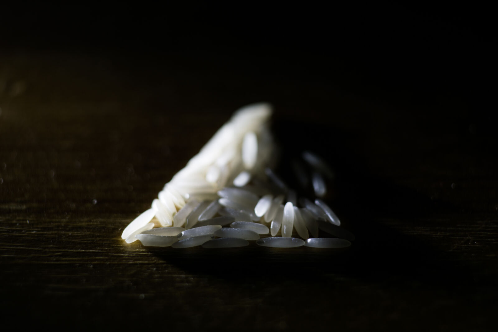 Sony a6000 + Sigma 30mm F2.8 EX DN sample photo. Light, macro, rice, theme photography