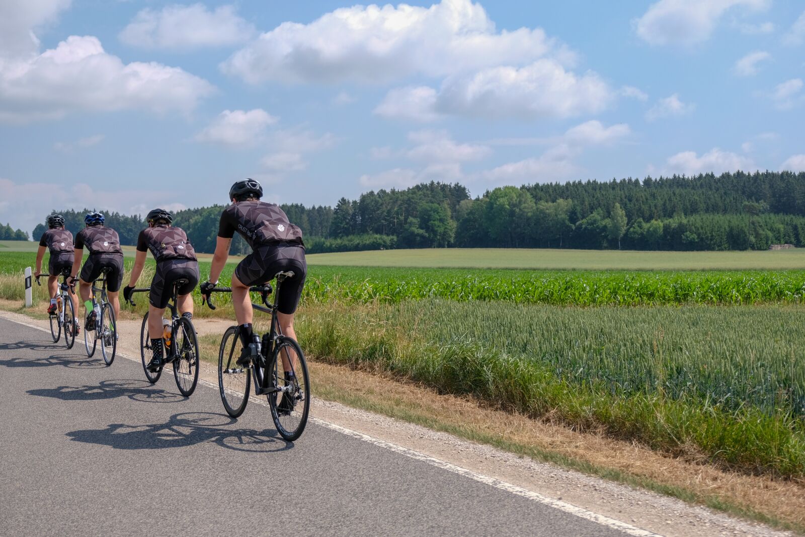 Fujifilm X-T2 sample photo. Road bike, cyclists, marathon photography