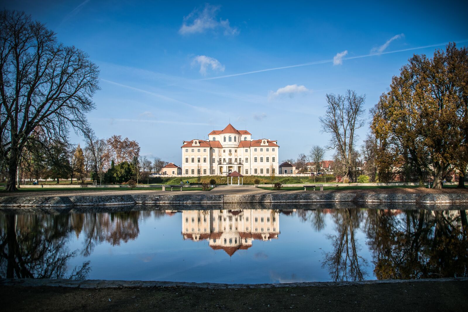 Nikon D5300 sample photo. Reflection, autumn, castle photography
