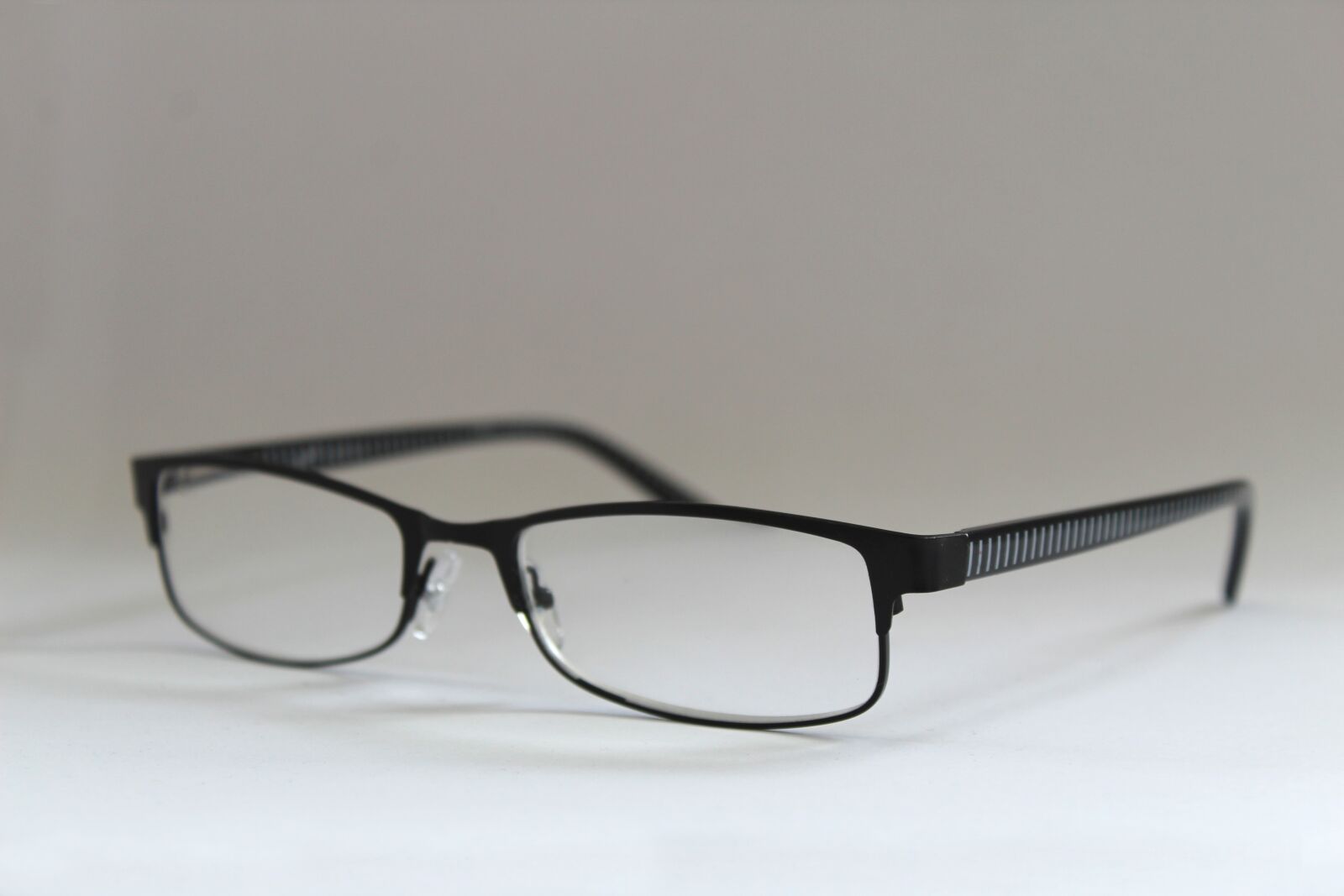 Canon EOS 1300D (EOS Rebel T6 / EOS Kiss X80) sample photo. Glasses, glass, see photography