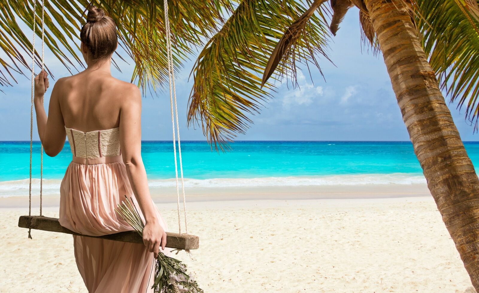 Canon EOS 5D Mark II sample photo. Beach, woman, sea photography