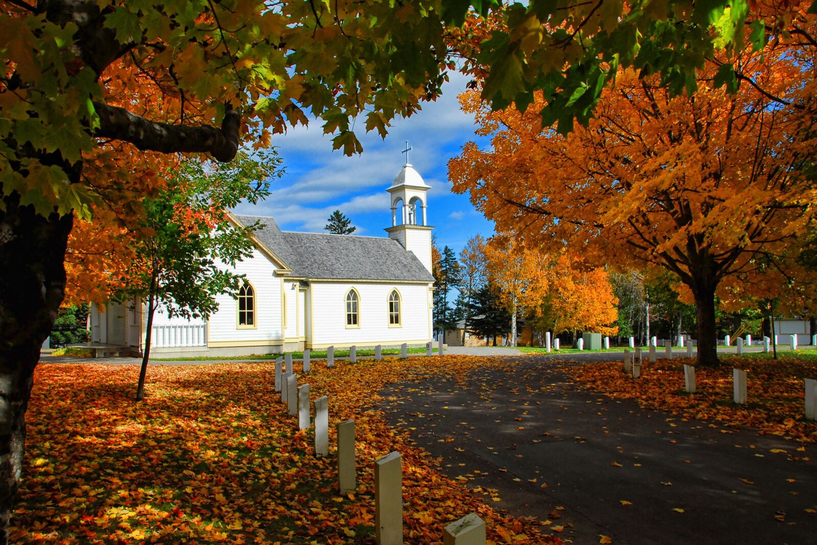 Nikon D200 sample photo. Canada, autumn, church photography