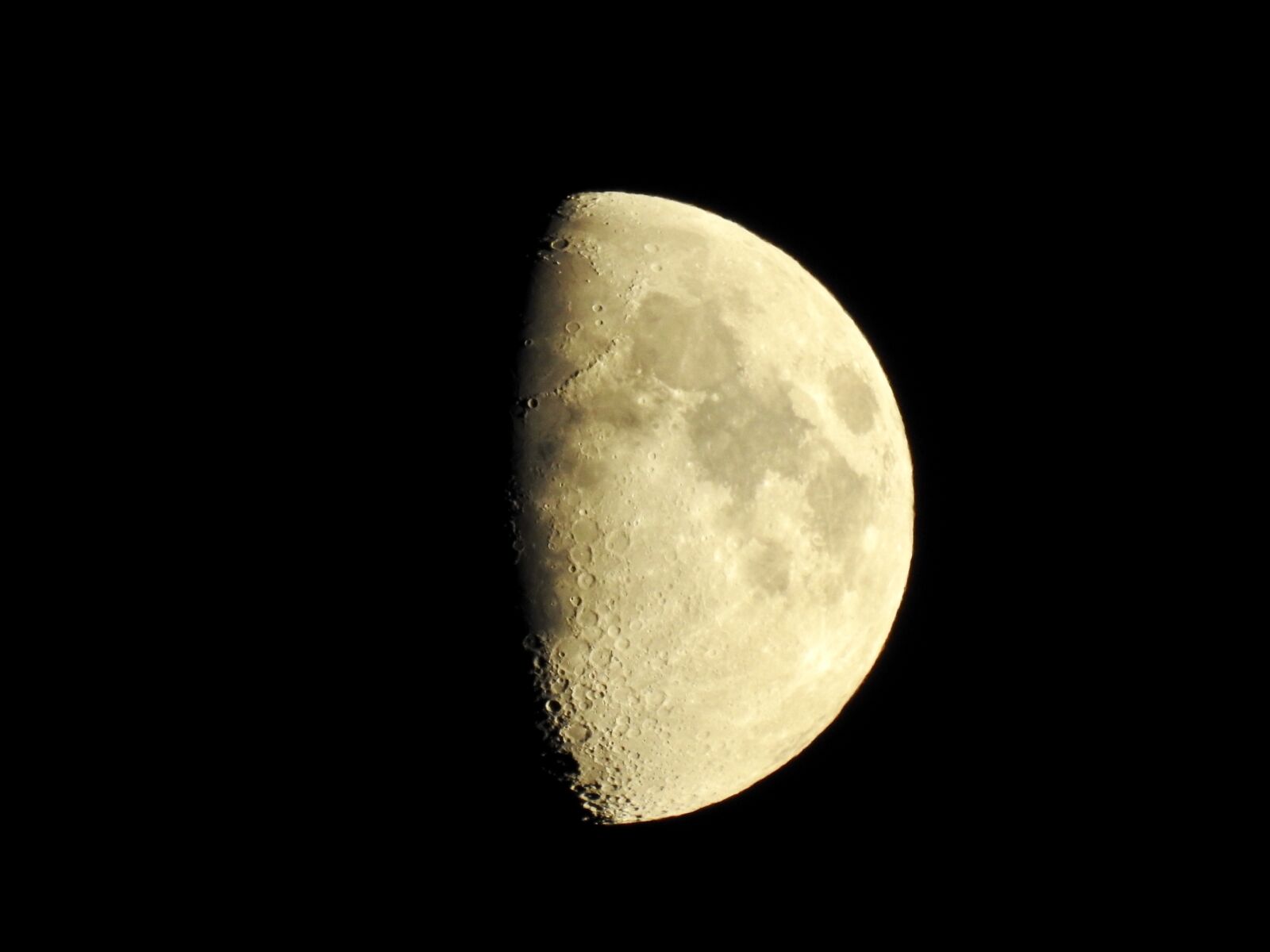 Nikon Coolpix P900 sample photo. Moon, crescent, night photography