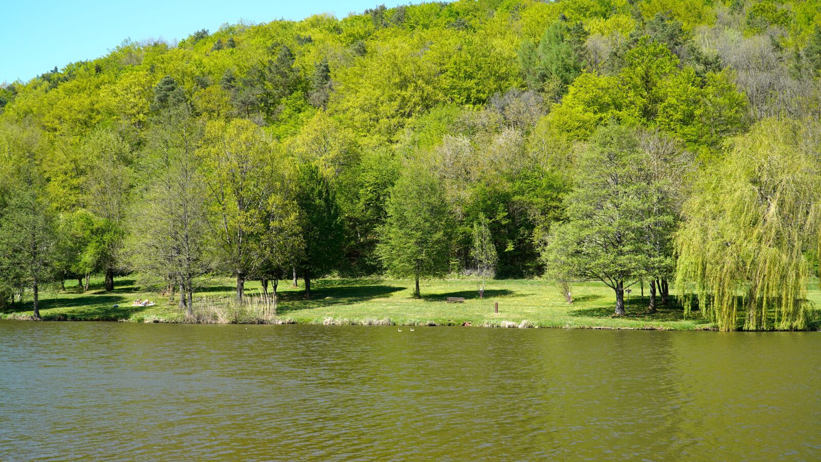 Sony E PZ 18-105mm F4 G OSS sample photo. Lake, landscape, nature photography