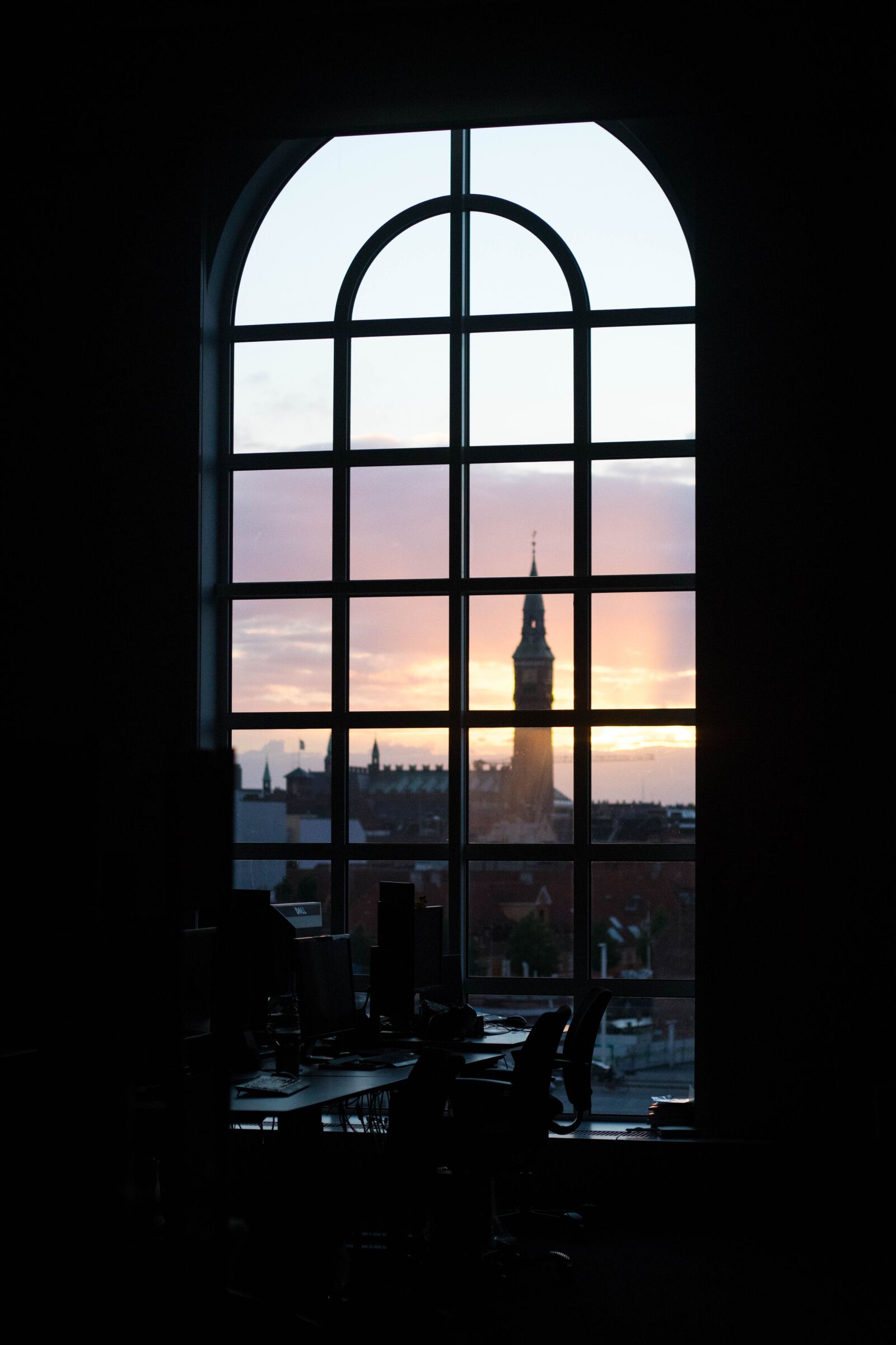 Canon EOS 80D sample photo. Sunset, building, city photography