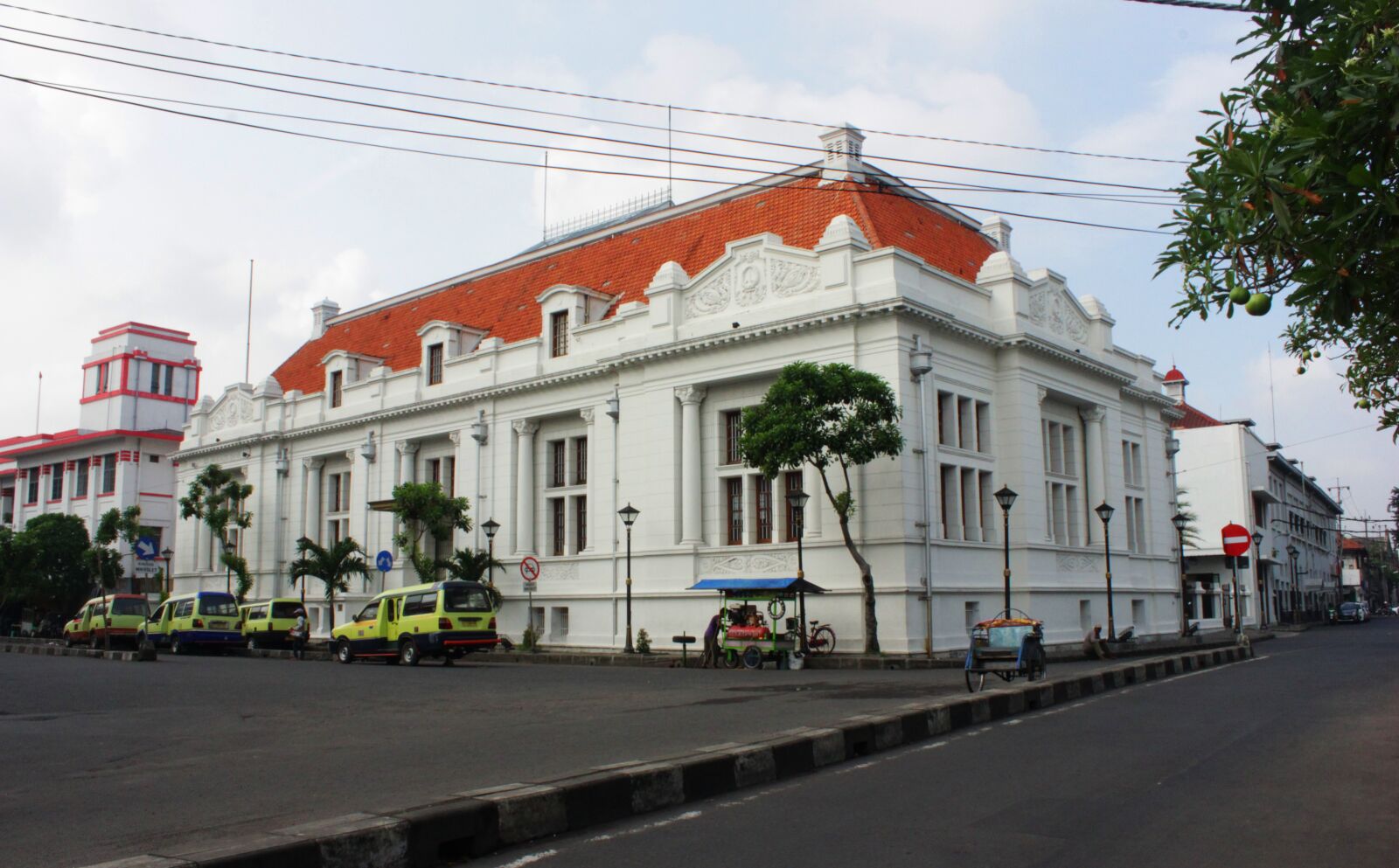 Canon EOS 600D (Rebel EOS T3i / EOS Kiss X5) sample photo. Building, heritage, architecture photography
