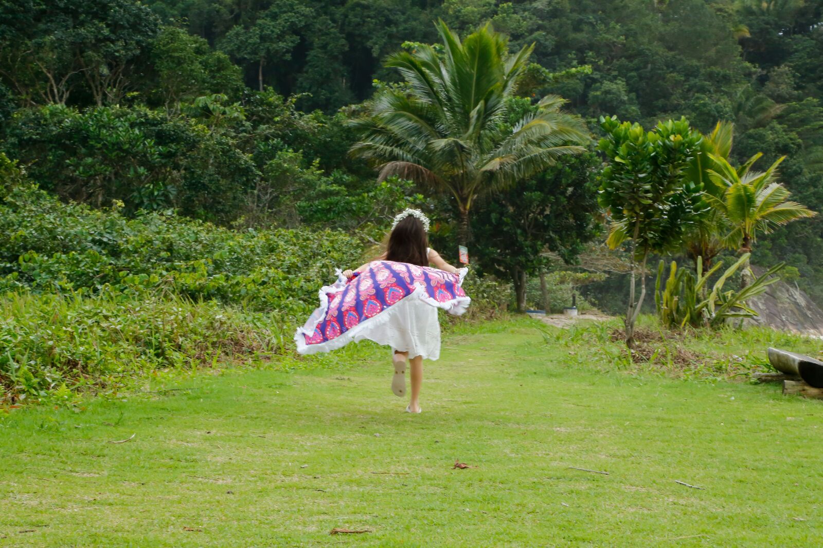 Canon EOS 5D Mark III sample photo. Girl, flying, beach photography