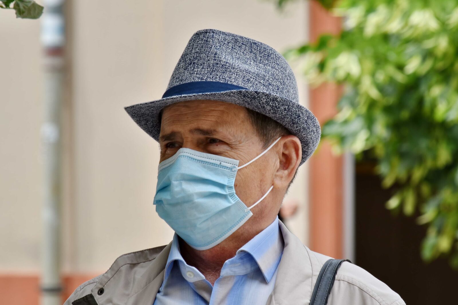 Nikon D5500 sample photo. Businessman, businessperson, coronavirus, face photography