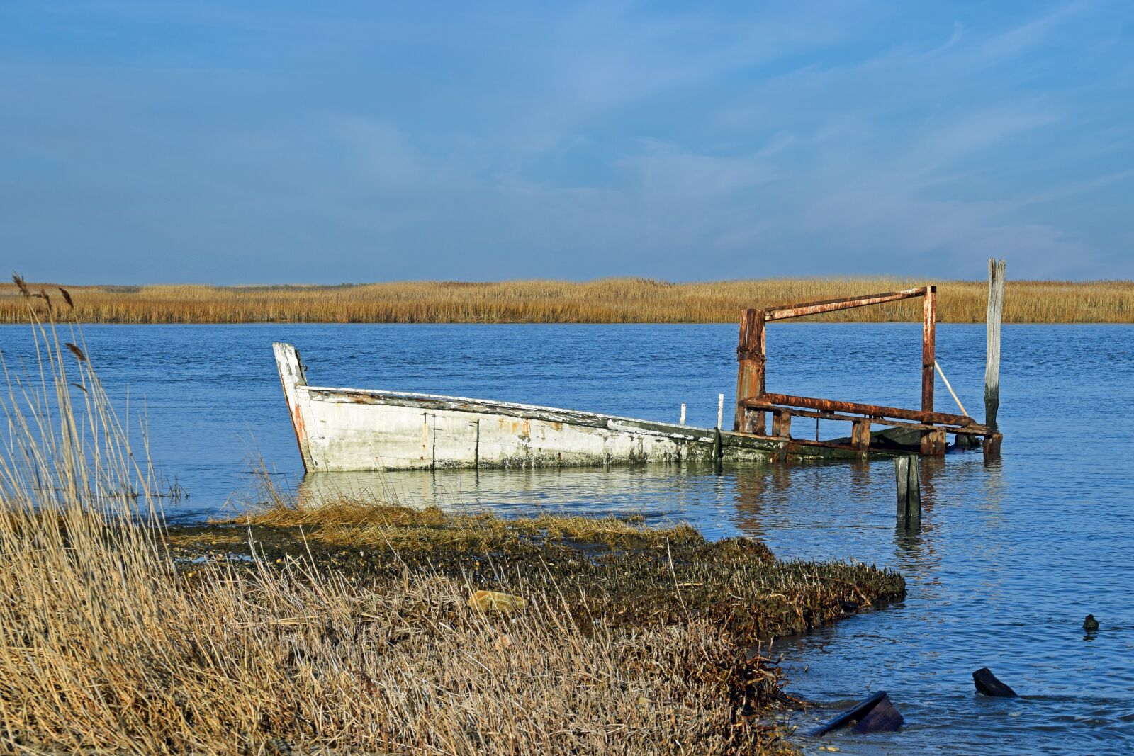 Nikon D3300 sample photo. Sinking, boat, bay photography