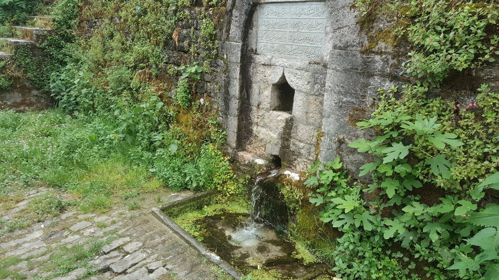 Samsung Galaxy Note5 sample photo. Fountain, architecture, old photography