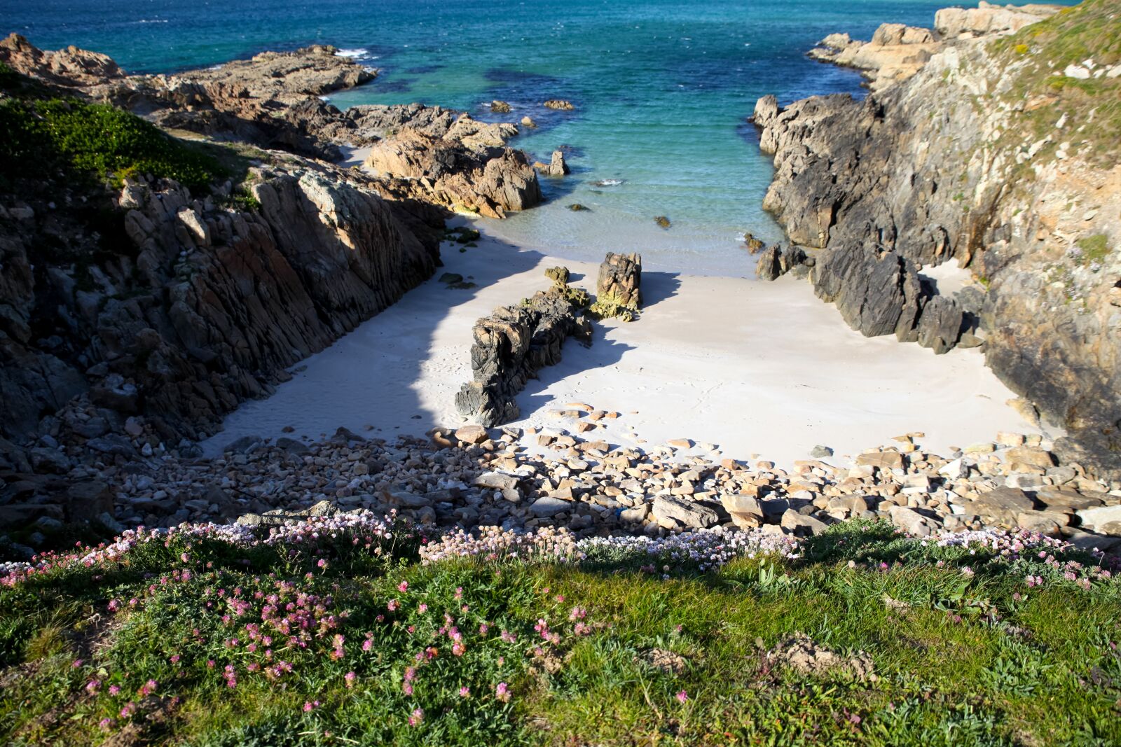 Canon EOS 5D Mark II sample photo. Beach, sea, cala photography
