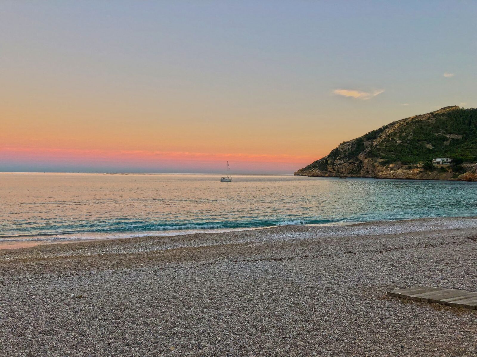 iPhone 8 back camera 3.99mm f/1.8 sample photo. Albir, beach, spain photography