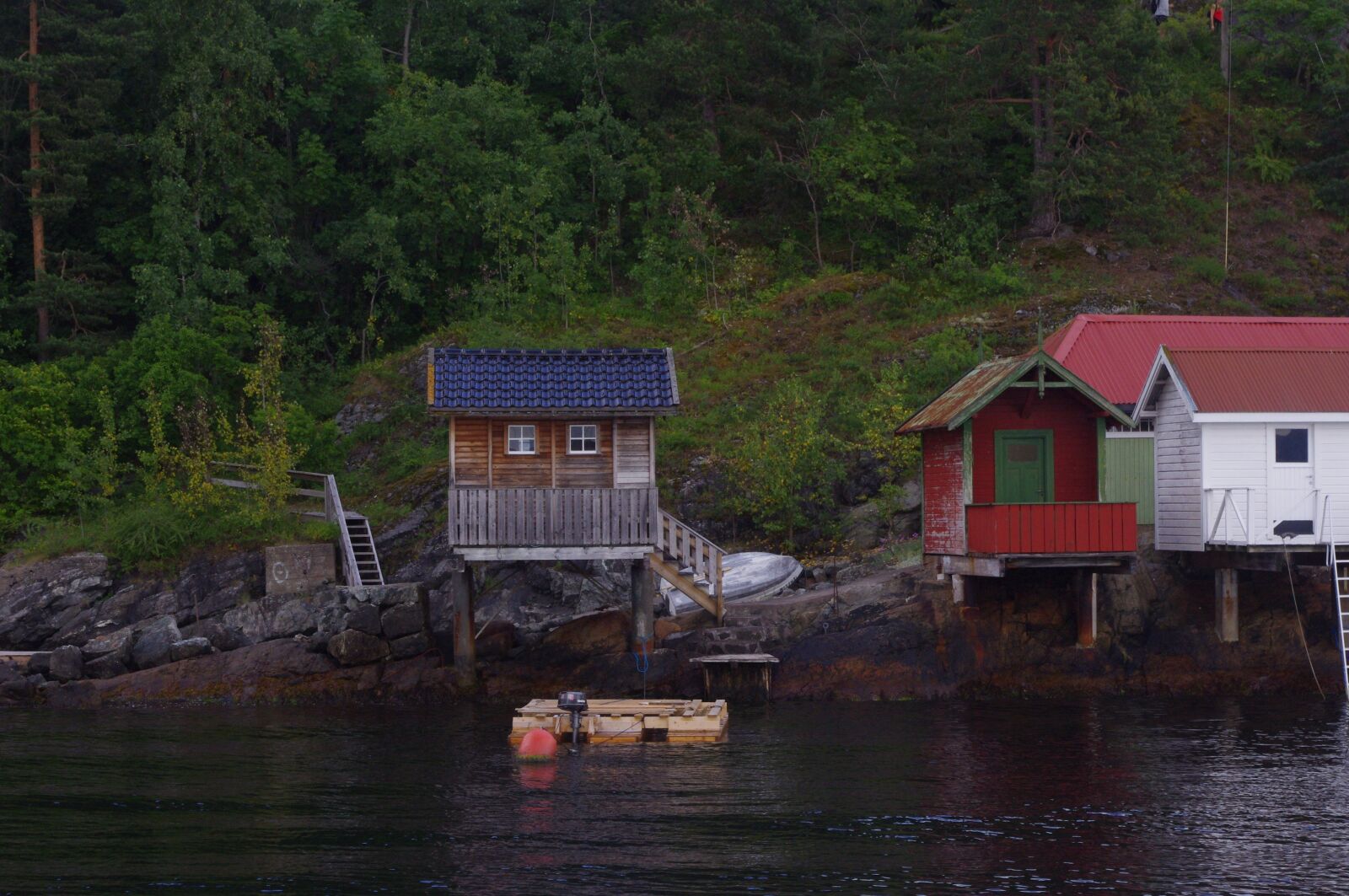 Pentax K-x sample photo. Sea, chalet, norway photography