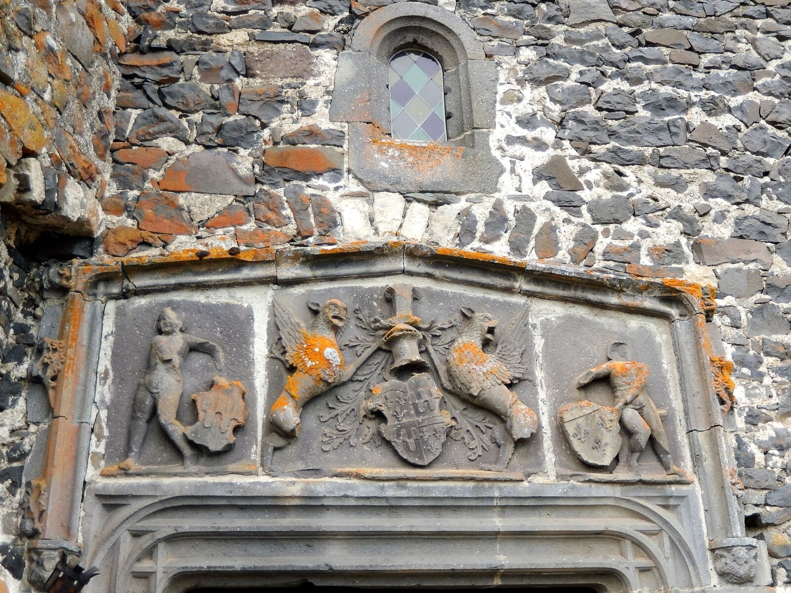 Nikon Coolpix S9500 sample photo. Coat of arms, pierre photography