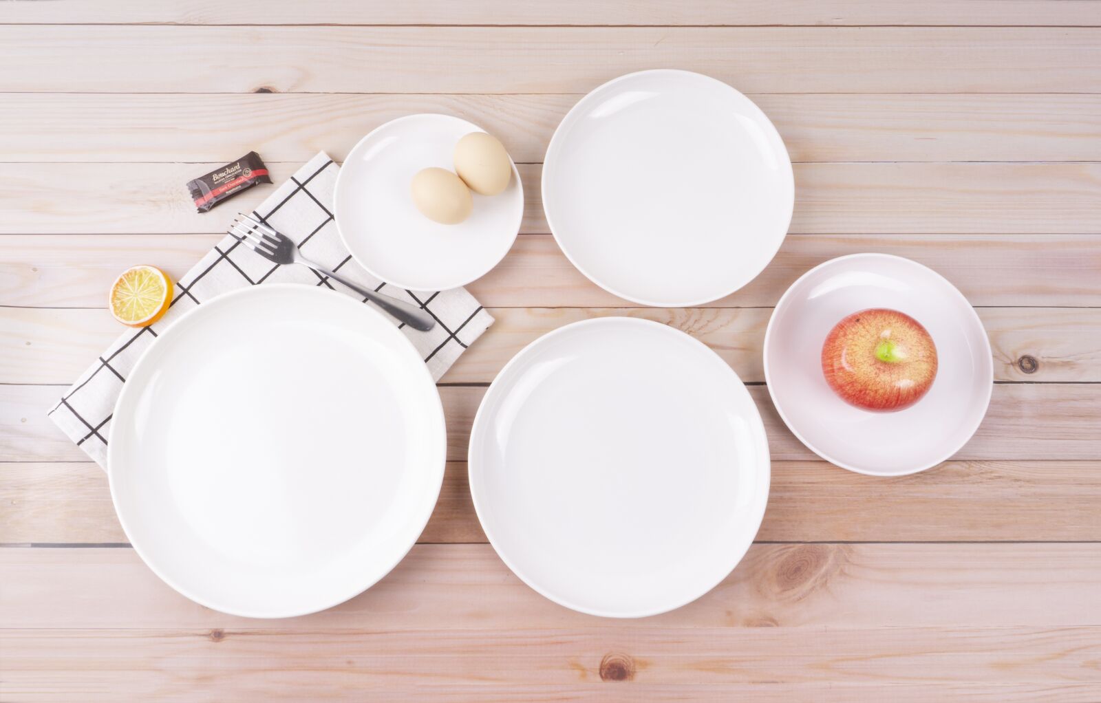 Sony a6000 sample photo. White plate, breakfast, egg photography