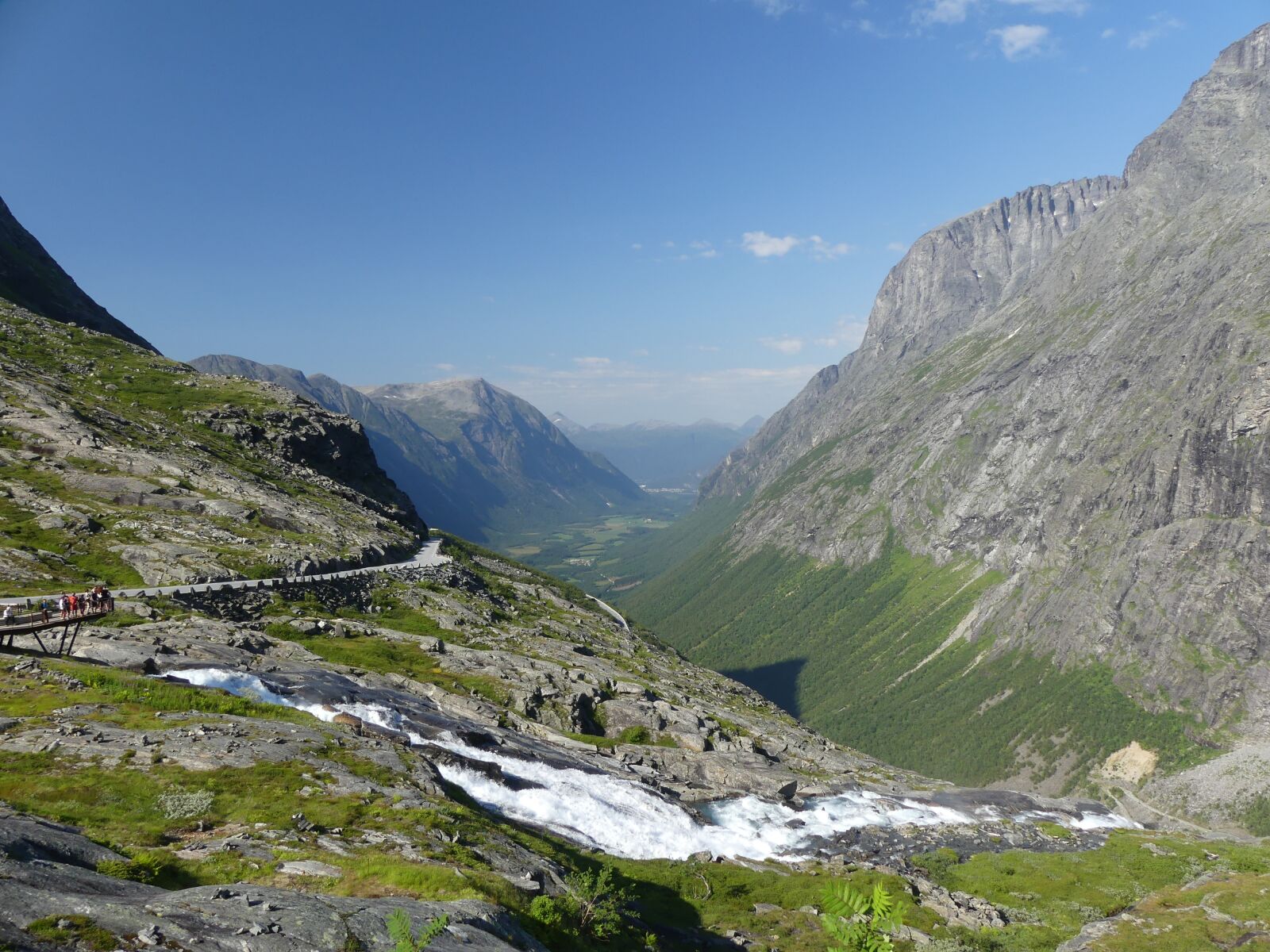 Panasonic Lumix DMC-FZ300 sample photo. Trollstigen, norway, road photography