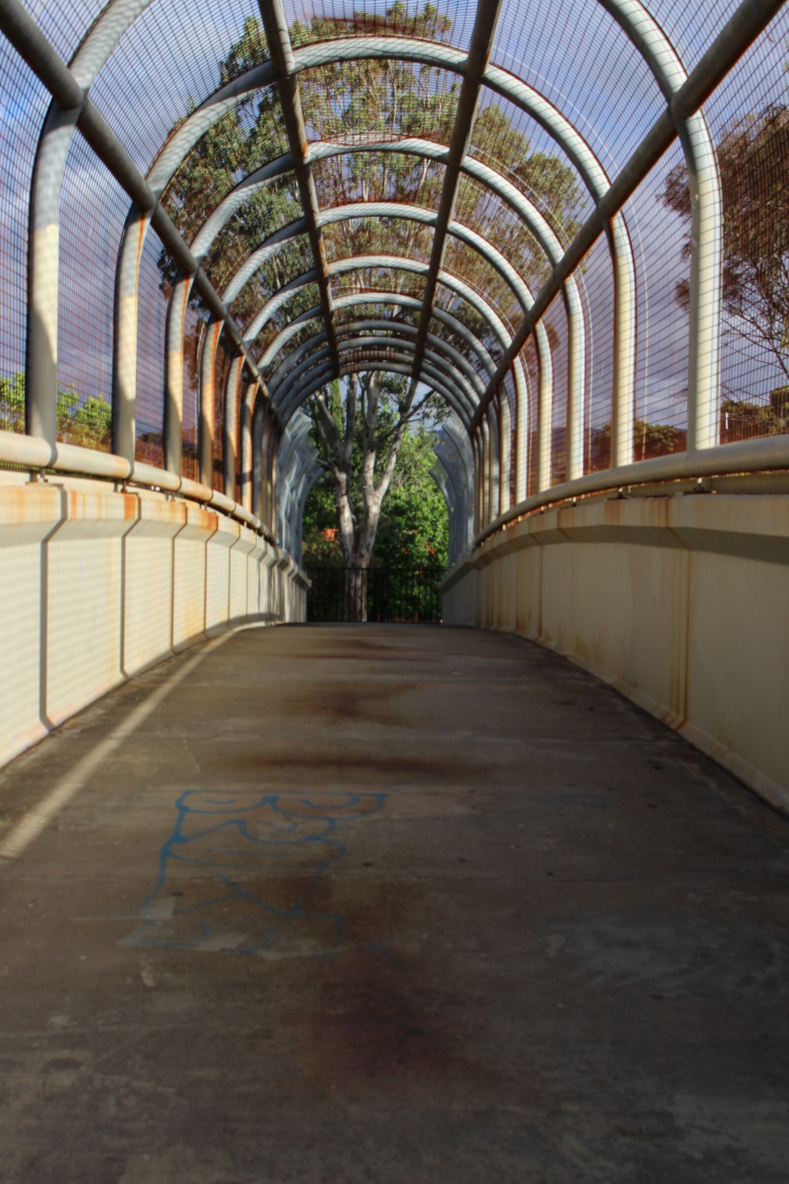 Canon EOS 700D (EOS Rebel T5i / EOS Kiss X7i) sample photo. Urban, bridge, walk way photography