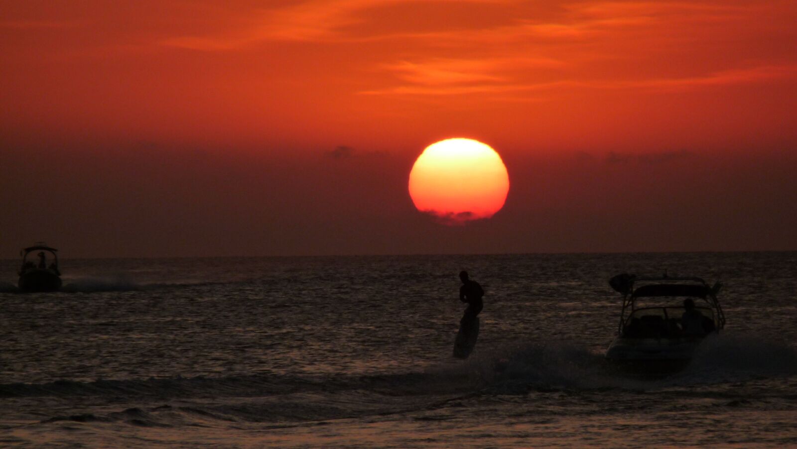 Panasonic Lumix DMC-FZ28 sample photo. Sunset, sun, sea photography