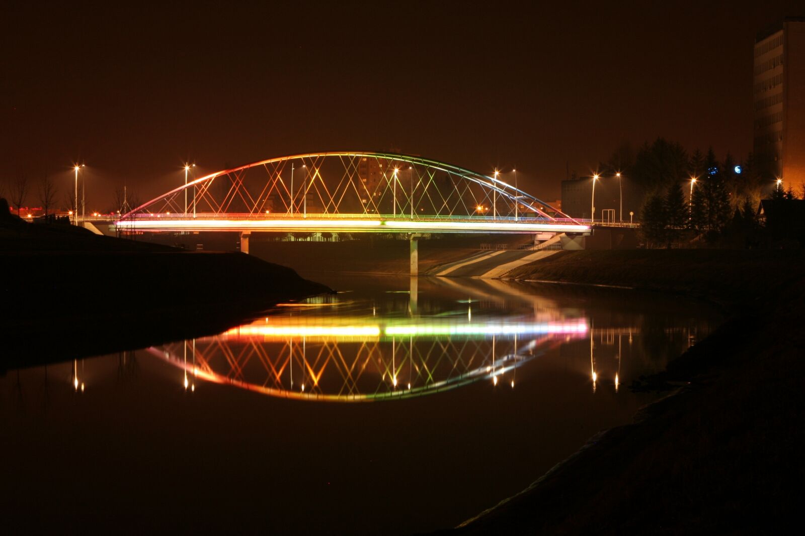 Canon EOS 350D (EOS Digital Rebel XT / EOS Kiss Digital N) sample photo. Bridge, light, lit photography