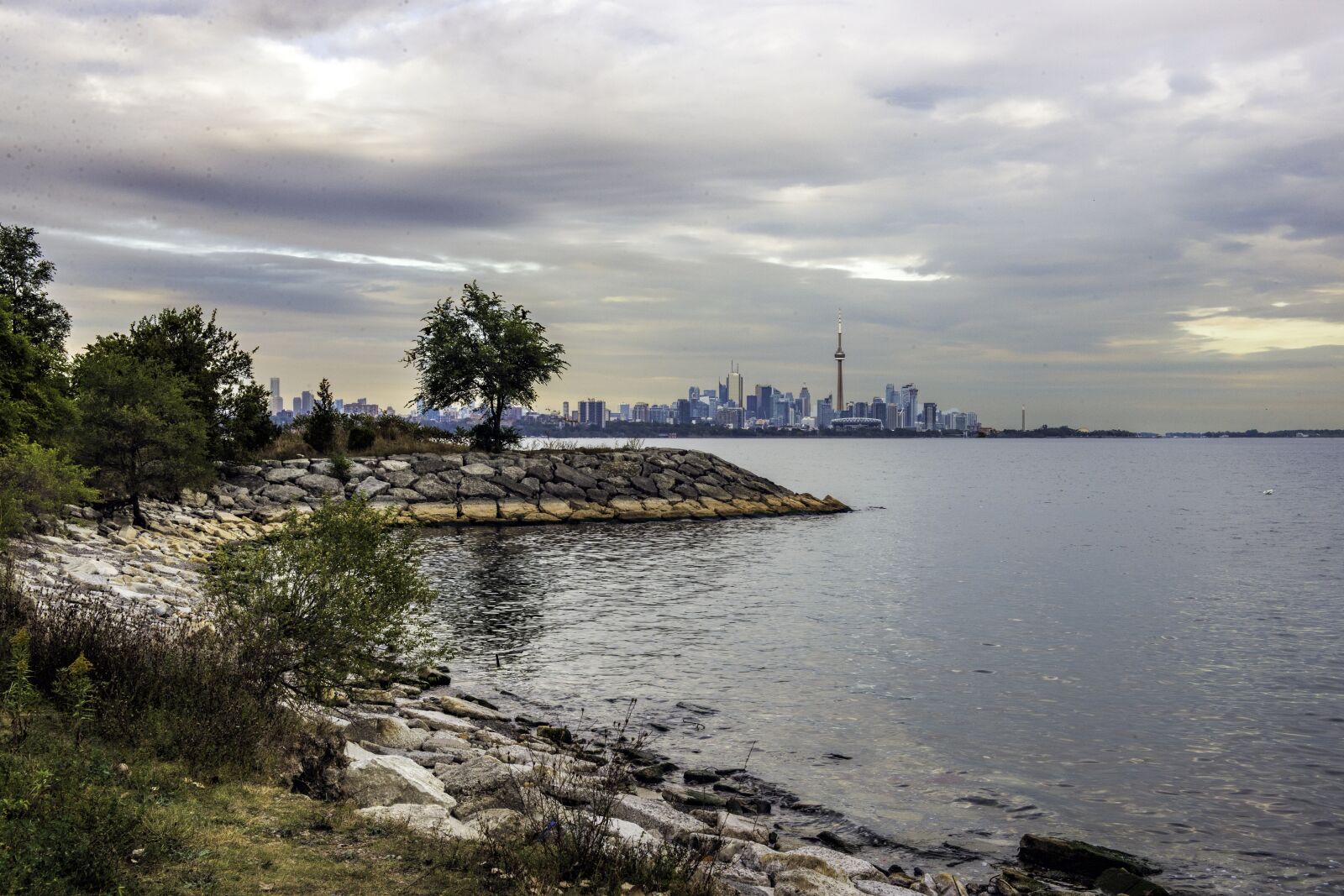 Nikon D610 sample photo. Skies, toronto, lake photography