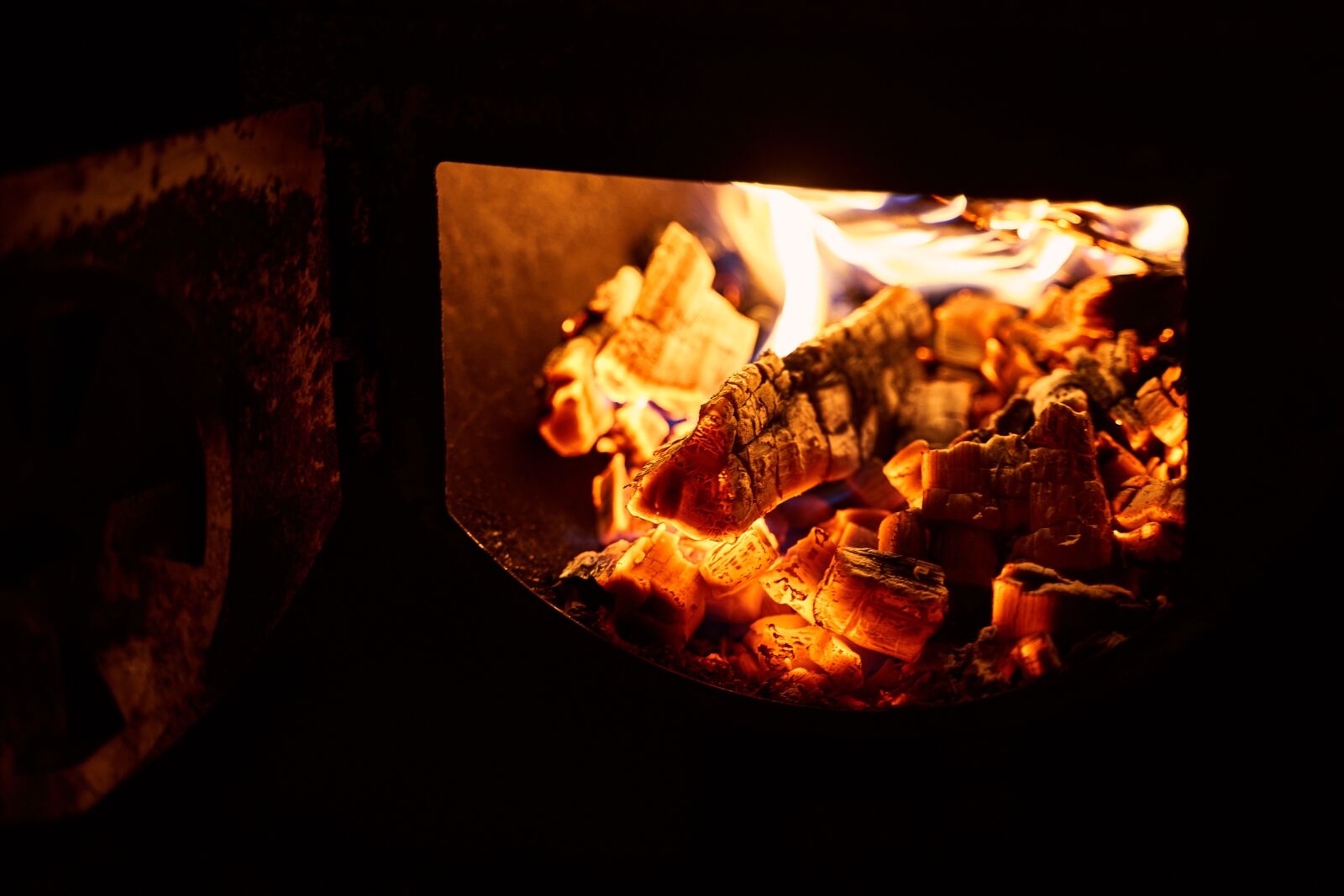 Sony a7 III + Tamron 28-75mm F2.8 Di III RXD sample photo. Fire, smoker, grill photography