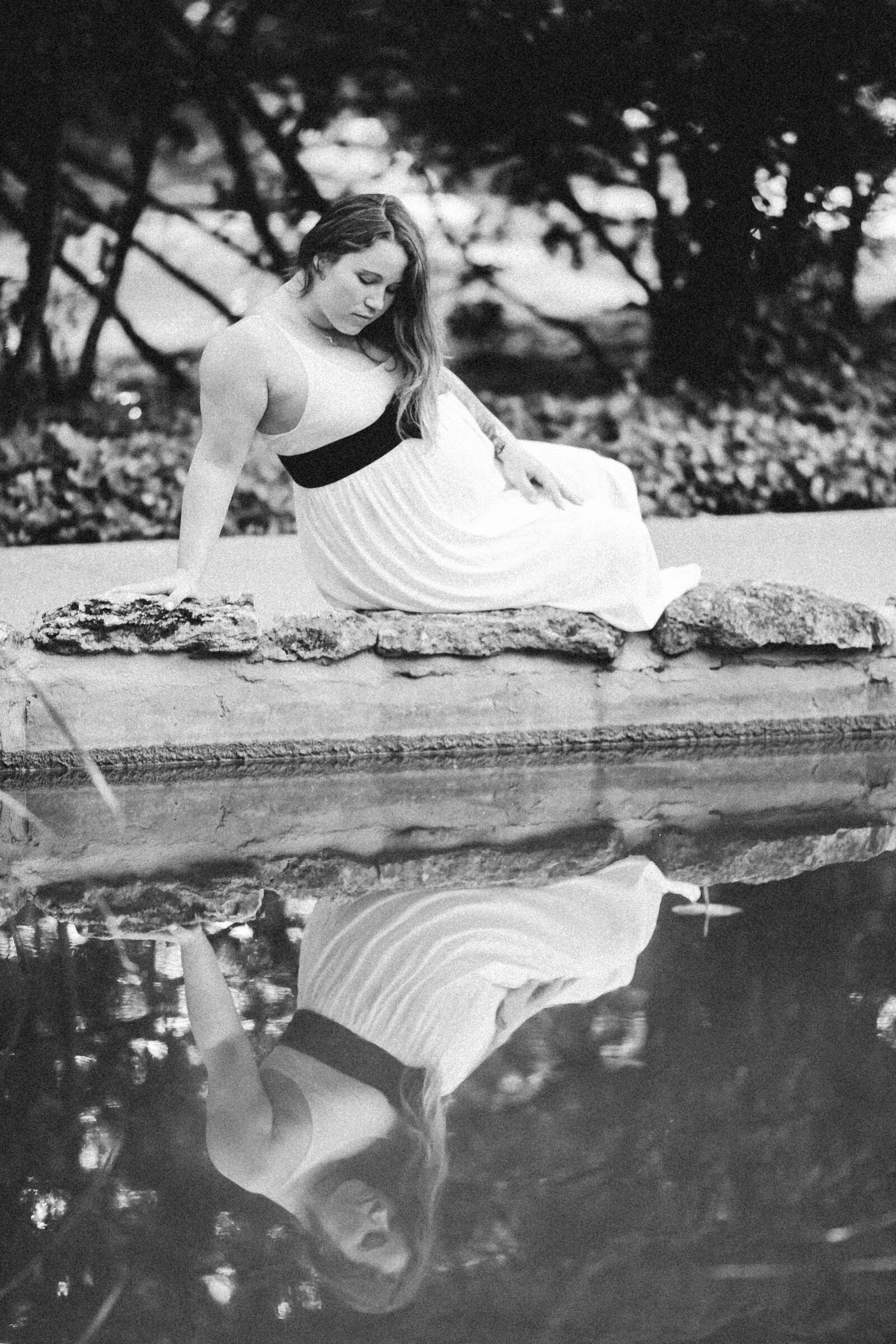 Canon EF 135mm F2L USM sample photo. Pregnant, reflection, pond photography