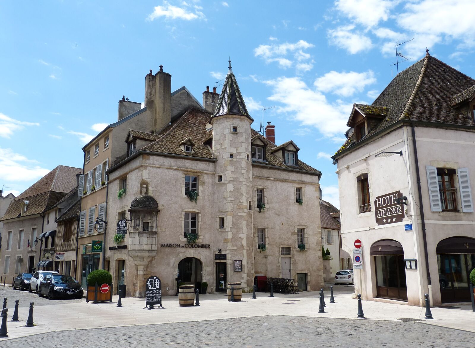 Panasonic Lumix DMC-FZ150 sample photo. Beaune, france, historically photography