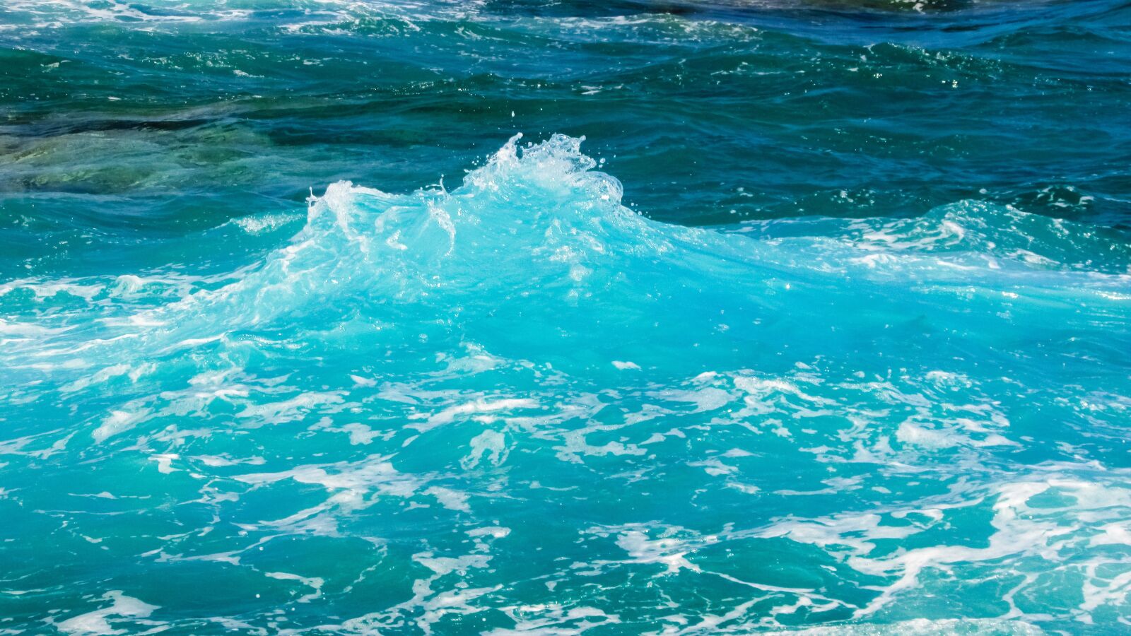 Canon PowerShot SX400 IS sample photo. Wave, bubbles, foam photography