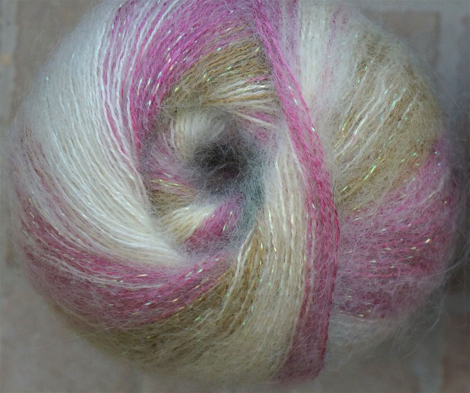 Sony Alpha NEX-5T sample photo. Yarn, mohair, sparkle photography
