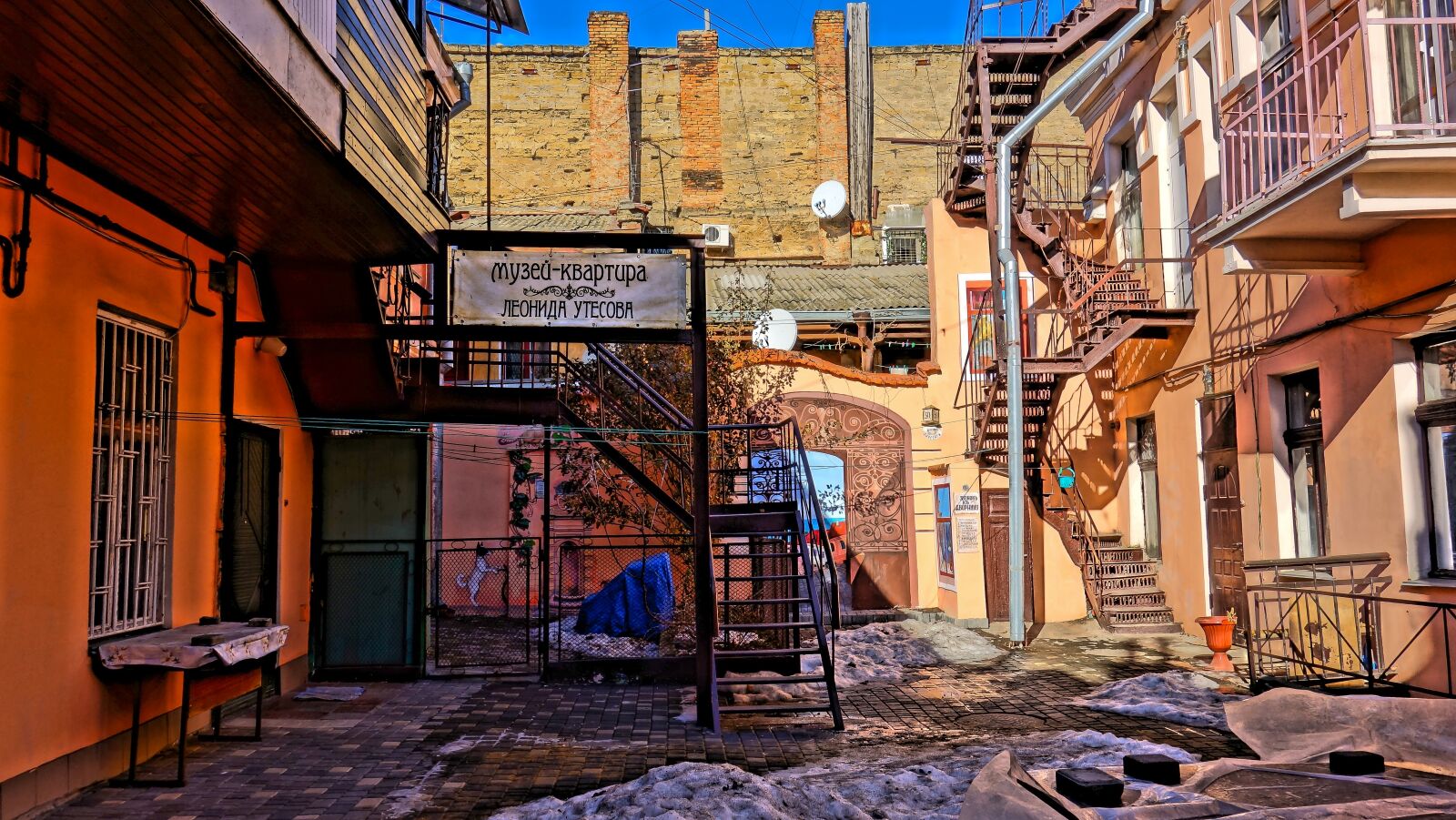 Sony Cyber-shot DSC-RX100 sample photo. Odessa, patio, cliffs photography