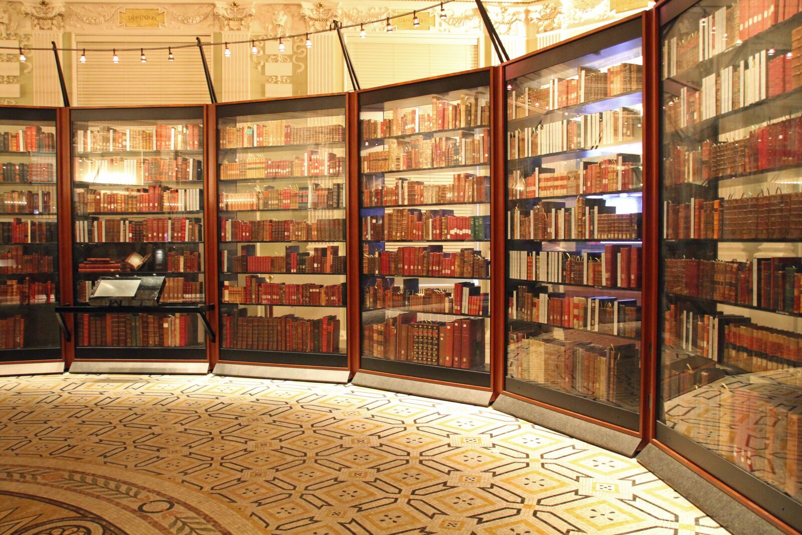 Canon EOS 7D sample photo. Public library, library of photography