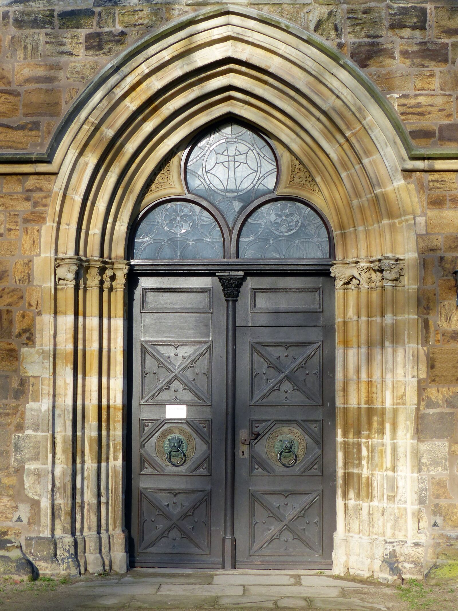 Panasonic Lumix DMC-FZ200 sample photo. Door, old door, historically photography
