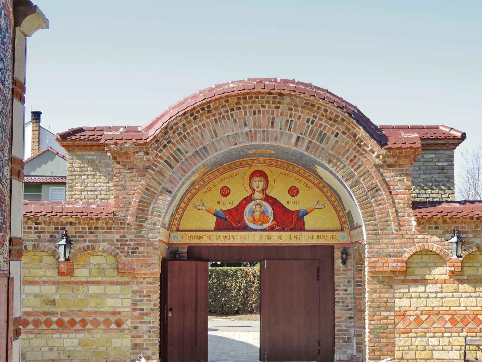 Nikon Coolpix P520 sample photo. Byzantine, entrance, gate, monastery photography