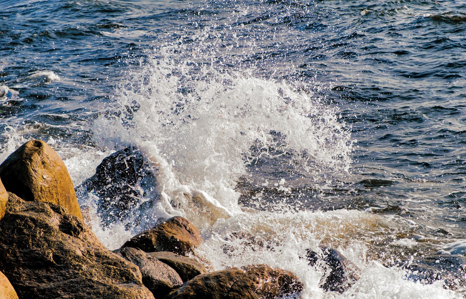Fujifilm X-T2 sample photo. Wave, inject, surf photography
