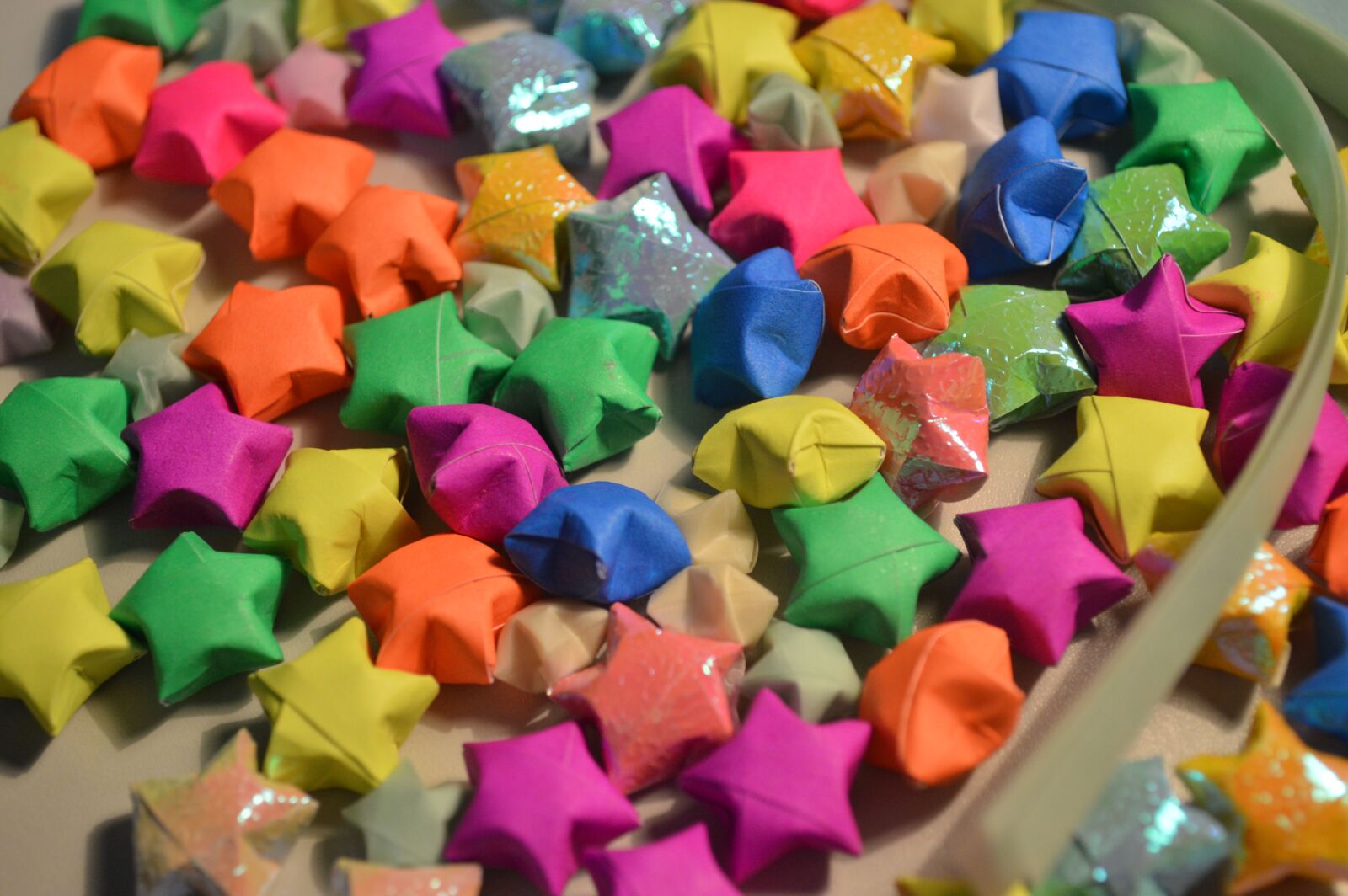 Nikon D3200 sample photo. Origami, stars, paperstrips photography