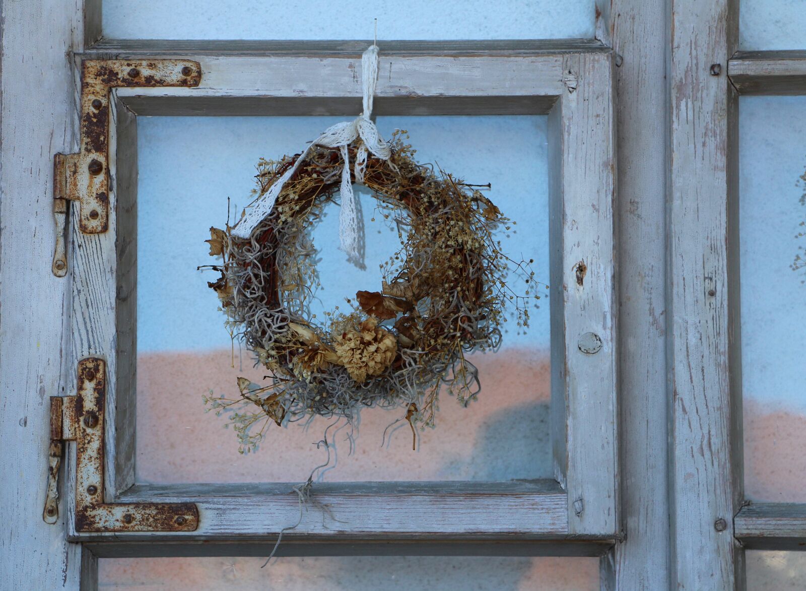 Canon EOS 650D (EOS Rebel T4i / EOS Kiss X6i) sample photo. Old window, antique, weathered photography