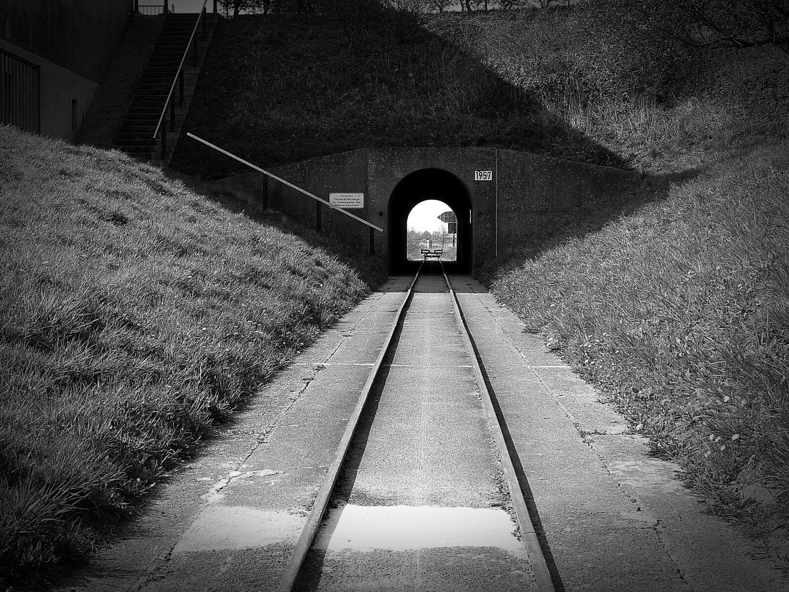 Panasonic Lumix DMC-FZ200 sample photo. Gleise, old, rails photography
