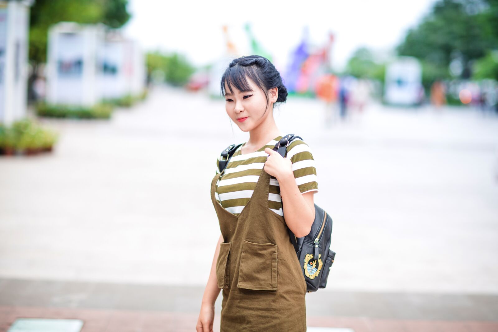 Canon EF 85mm F1.2L II USM sample photo. Girl, fashion, outdoor photography