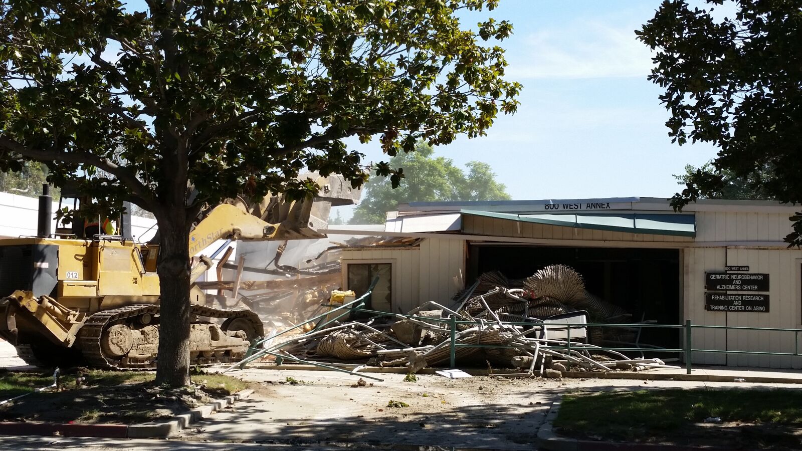 Samsung Galaxy S5 sample photo. Construction, demolish, wreck photography