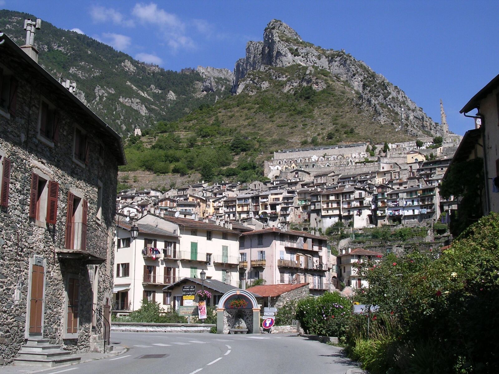 Nikon E3100 sample photo. Tends, beautiful village, perched photography