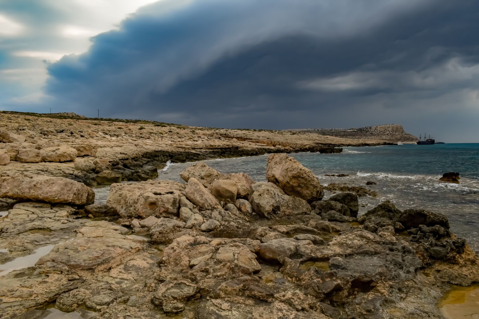 Nikon D3300 sample photo. Storm, coast, rocky photography