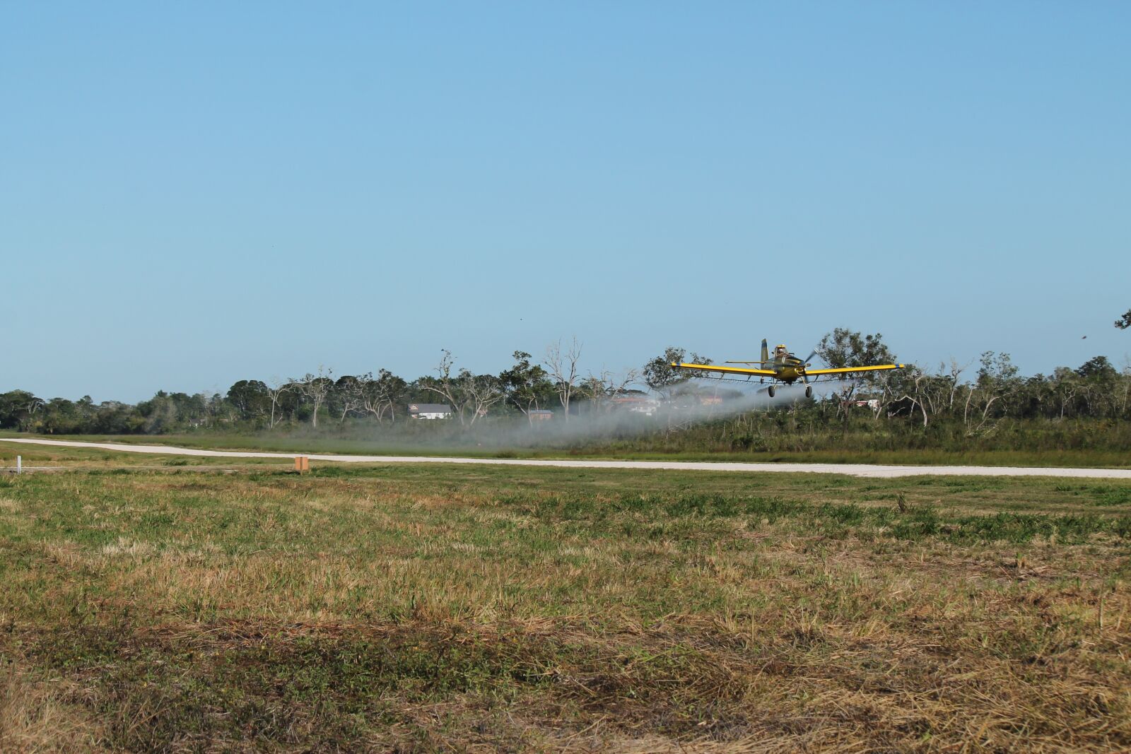 Canon EOS 1100D (EOS Rebel T3 / EOS Kiss X50) sample photo. Turbine, crop duster, spraying photography