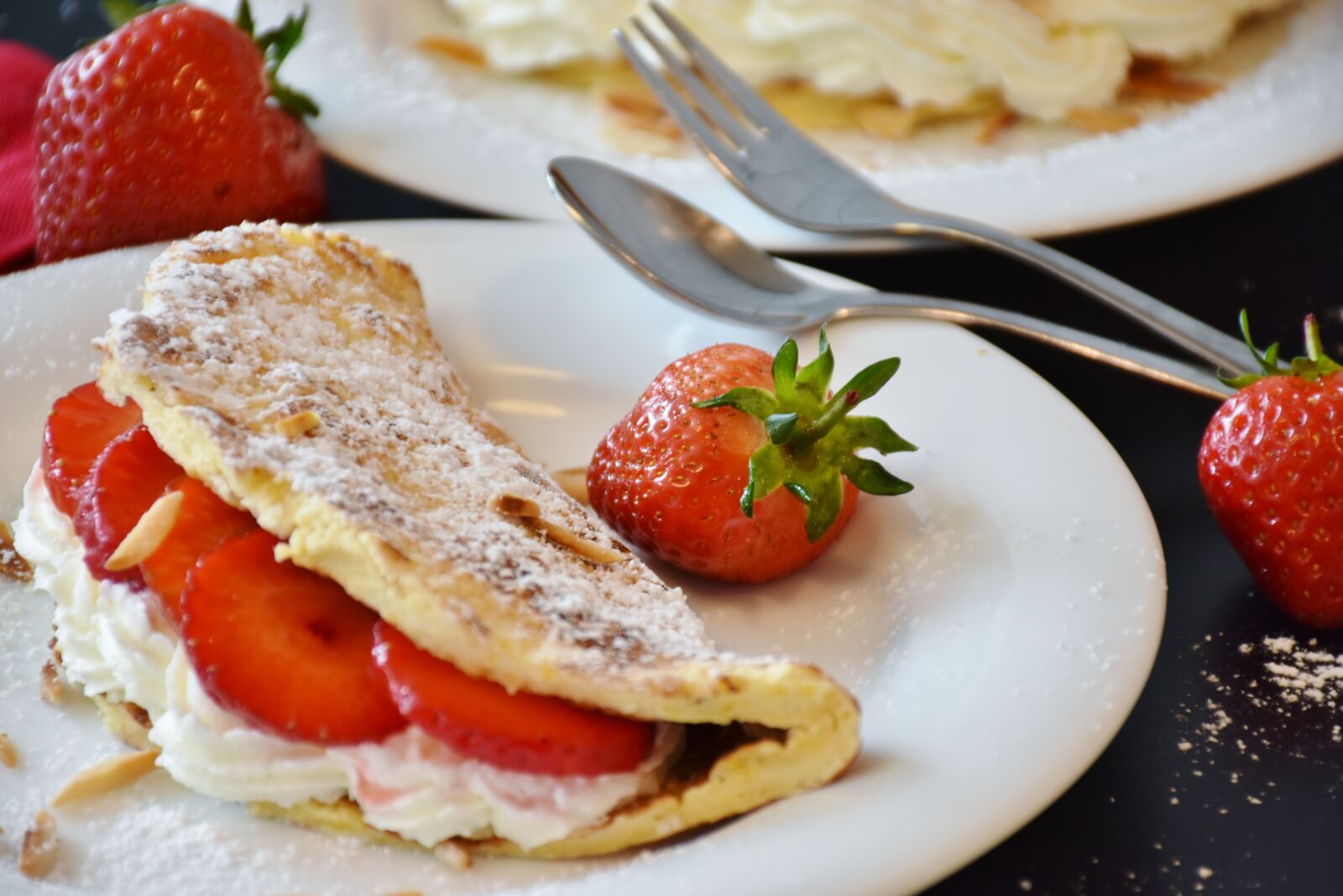 Nikon D7200 sample photo. Strawberries, strawberry cake, omelette photography
