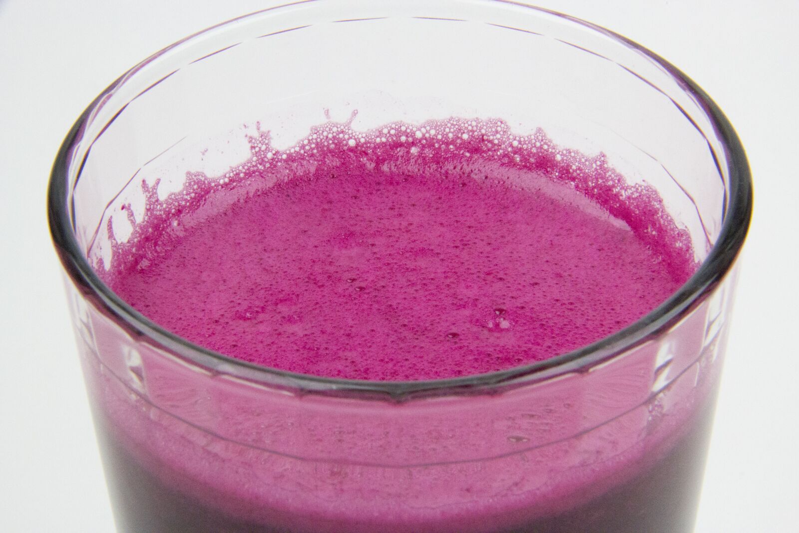 Canon EOS 600D (Rebel EOS T3i / EOS Kiss X5) sample photo. Beet juice, glass, juice photography