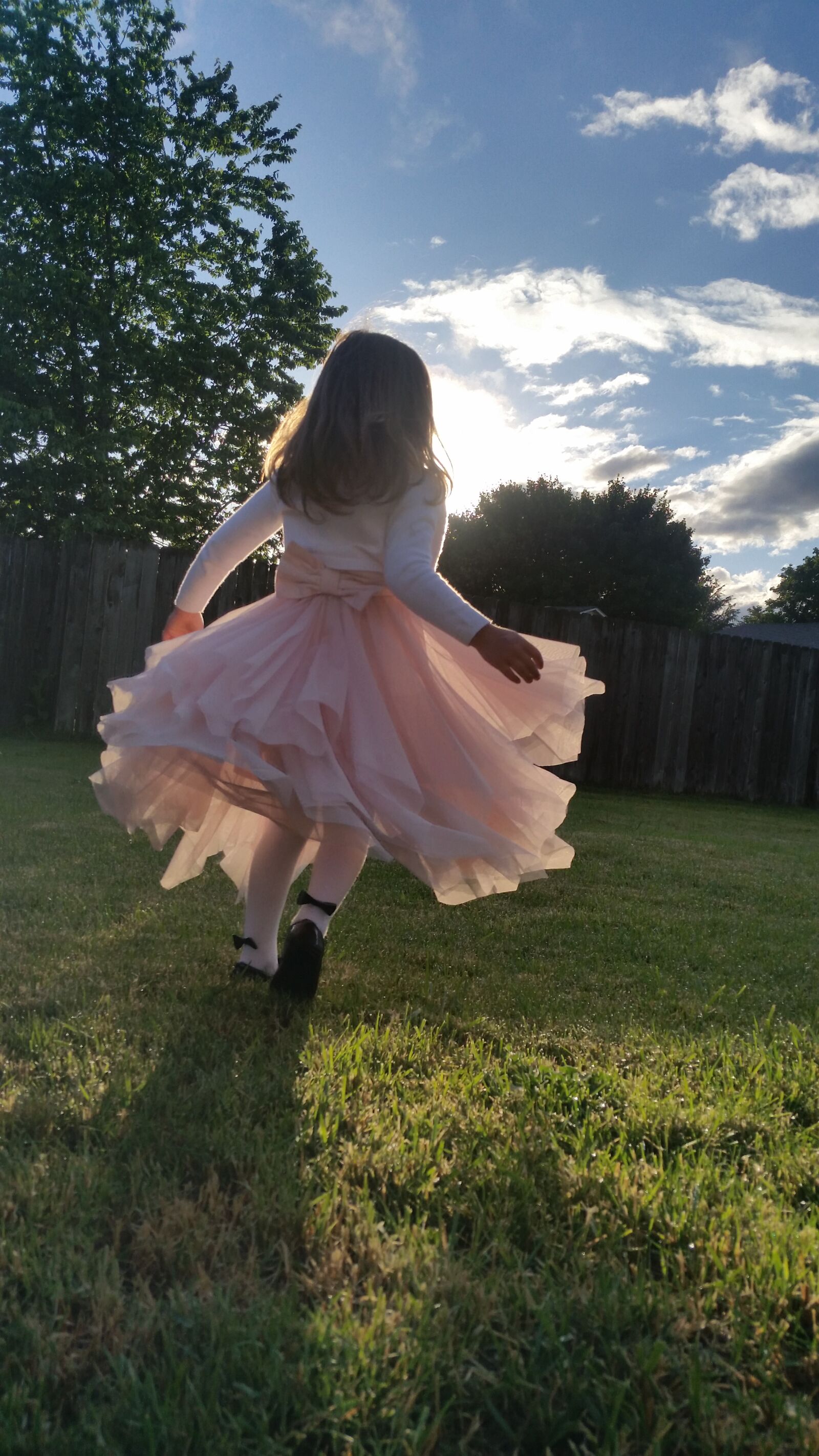 Samsung Galaxy S5 sample photo. Girl, cute, running photography