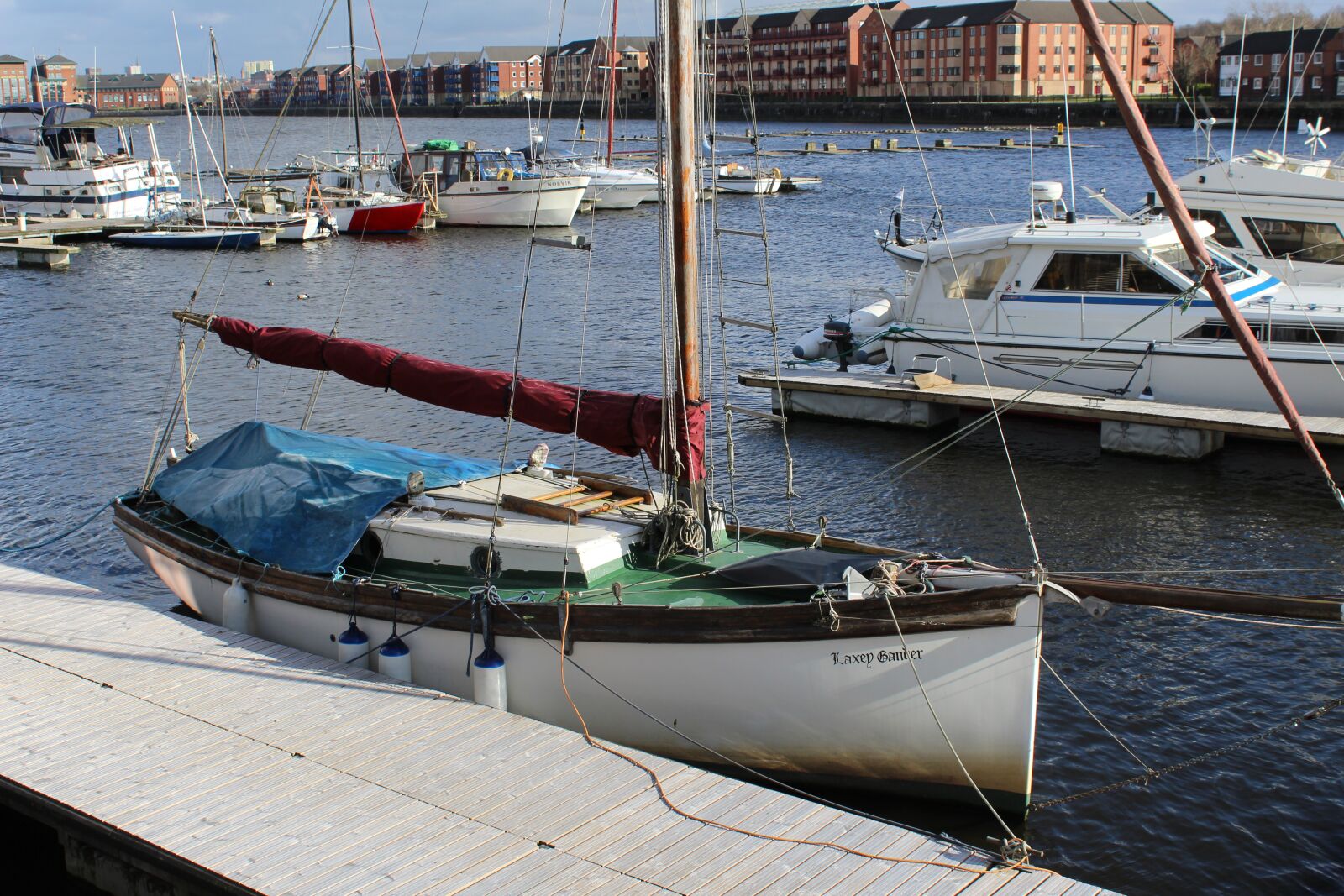 Canon EOS 4000D (EOS Rebel T100 / EOS 3000D) sample photo. Wooden, boat, old photography