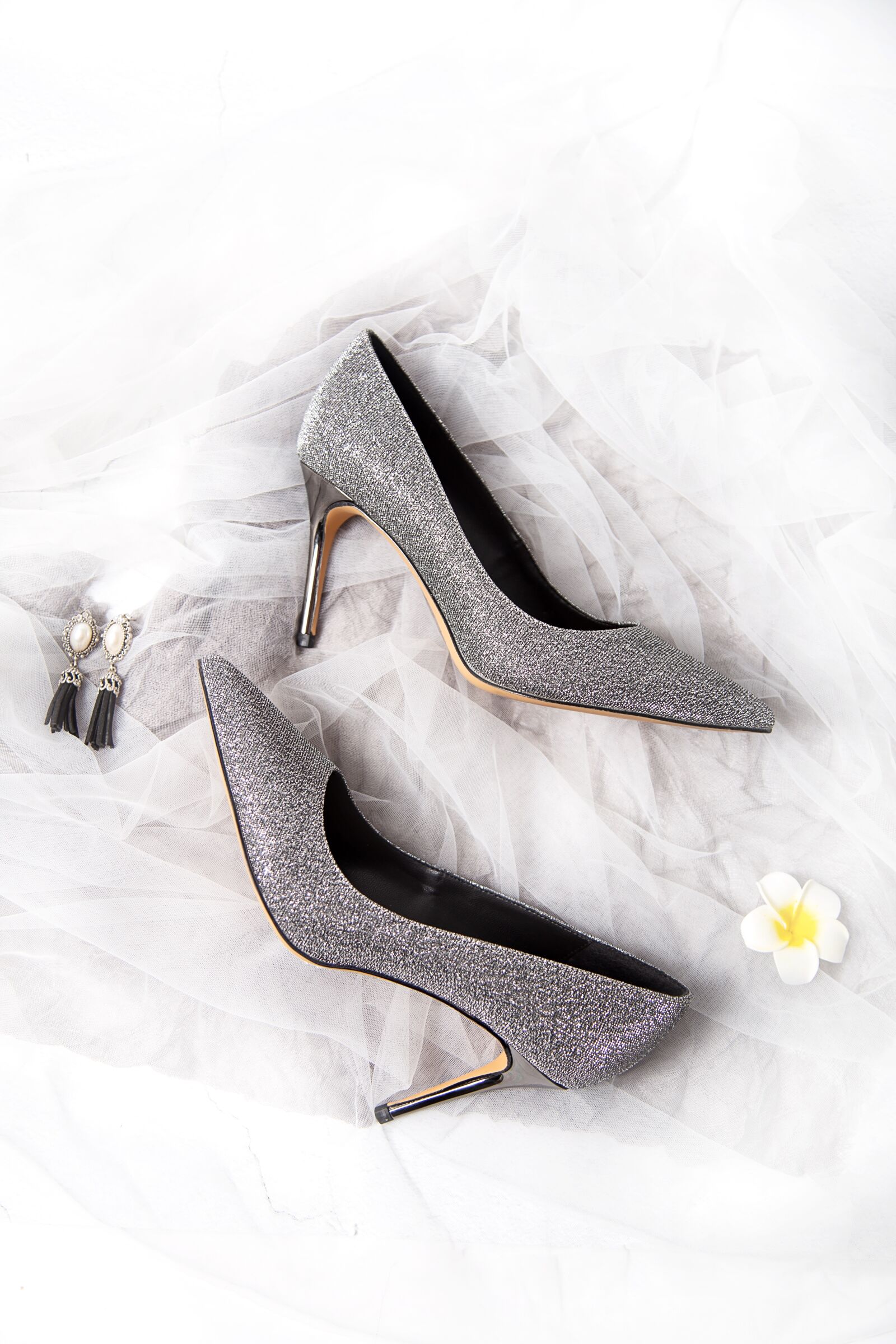 Canon EOS 6D + Canon EF 24-105mm F4L IS USM sample photo. Dream shoes, women, women's photography