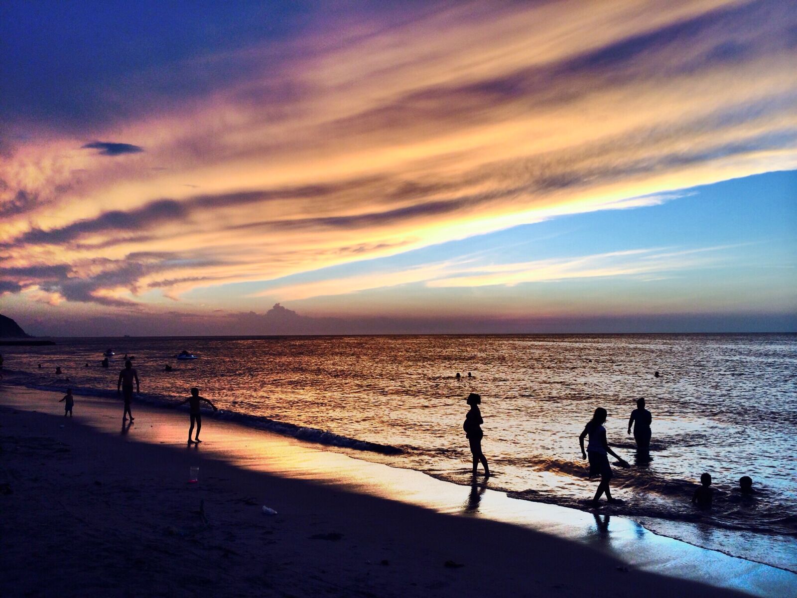 iPhone 5s back camera 4.12mm f/2.2 sample photo. Beach, playa, rodadero, santa photography