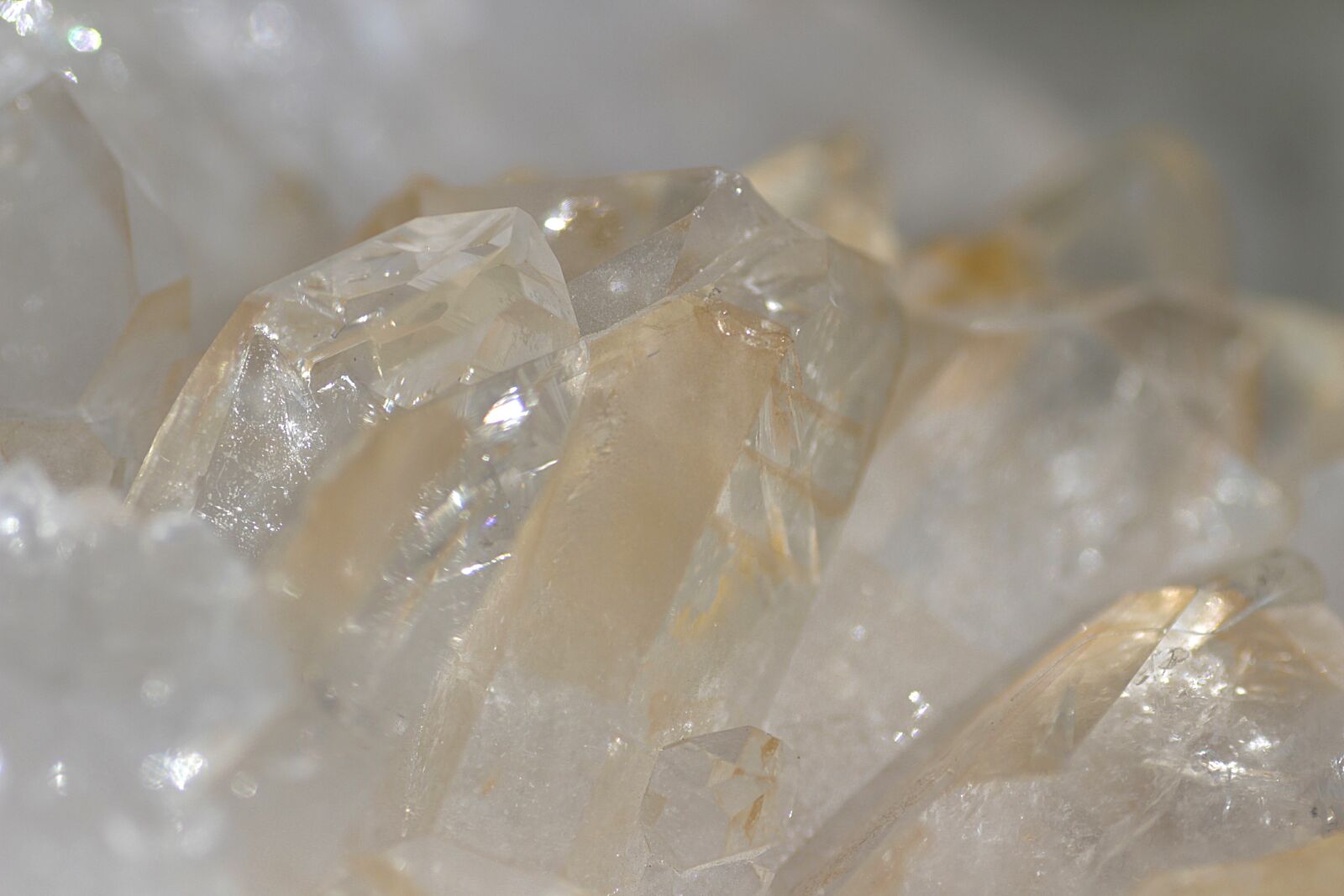 Canon EOS 700D (EOS Rebel T5i / EOS Kiss X7i) sample photo. Rock crystal, gem, crystal photography