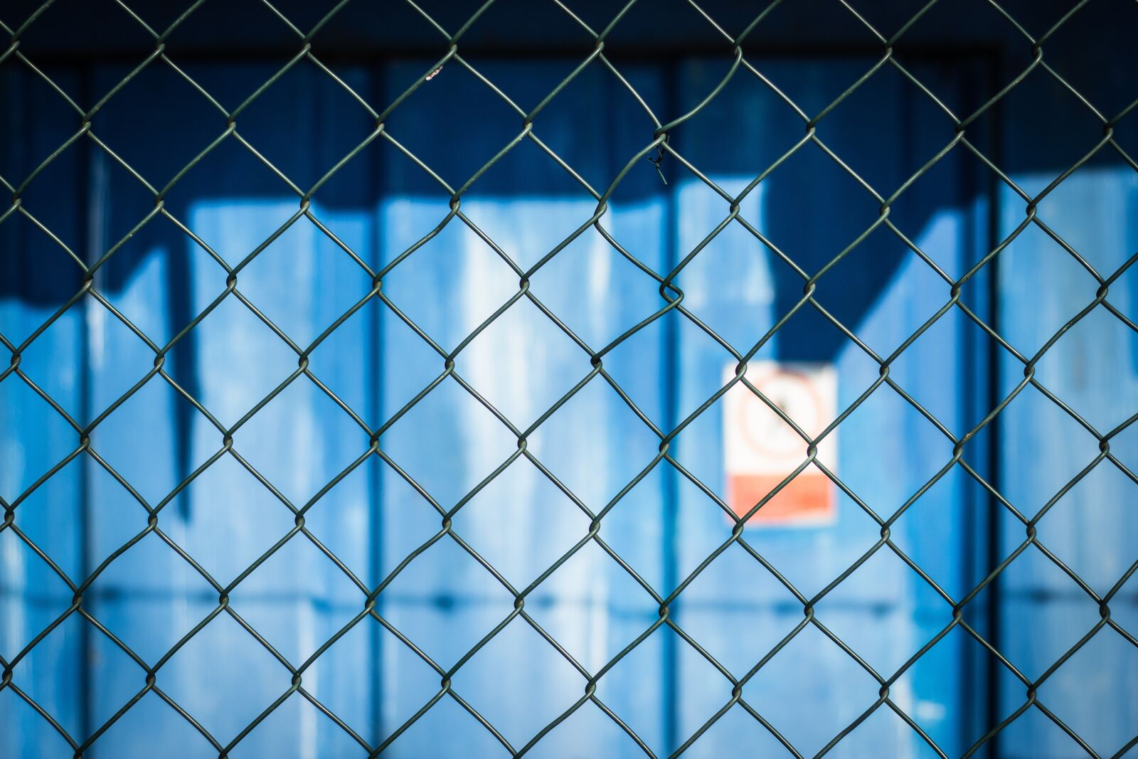 Canon EOS 700D (EOS Rebel T5i / EOS Kiss X7i) sample photo. Fence, iron, oploceno photography